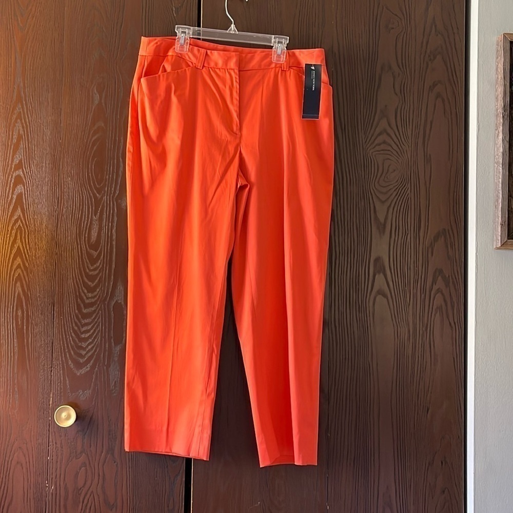 Jones New York Orange stretch pants. Size 8. NWT.
